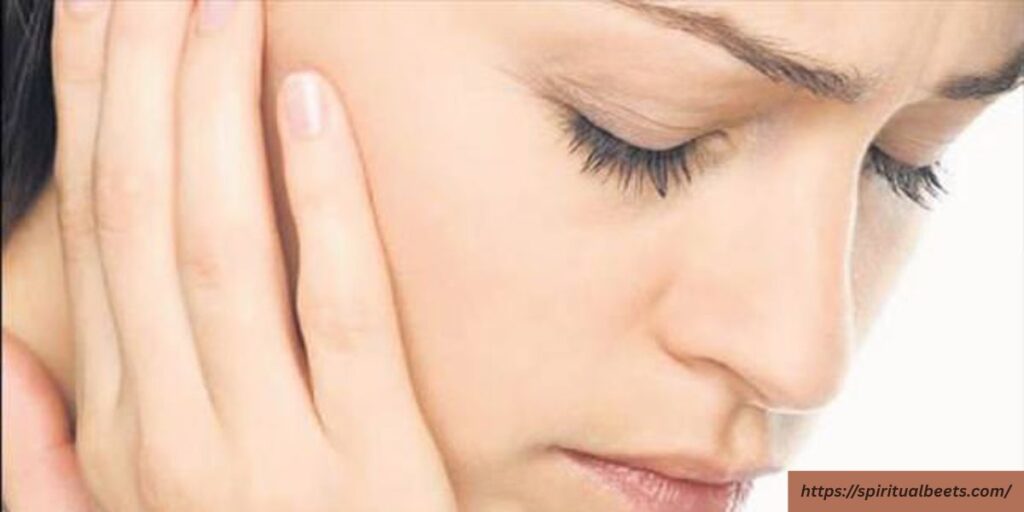 what does itchy right ear mean